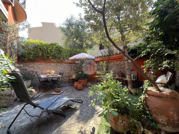 casa indipendente in vendita a Rimini in zona Centro Storico