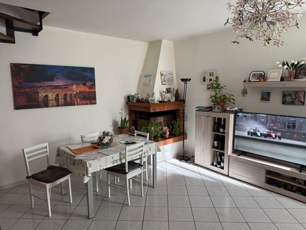 casa indipendente in vendita a Rimini in zona Corpolò