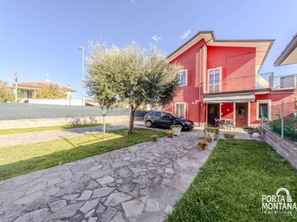 casa indipendente in vendita a Rimini in zona Spadarolo
