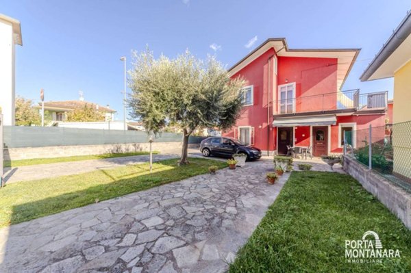 casa indipendente in vendita a Rimini