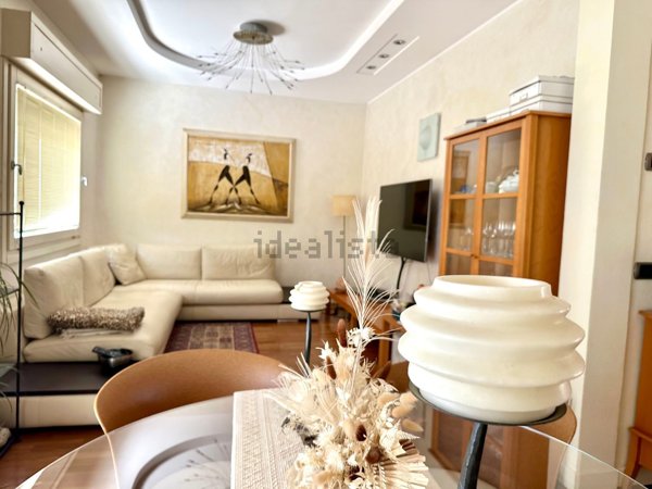 casa indipendente in vendita a Rimini in zona Lagomaggio