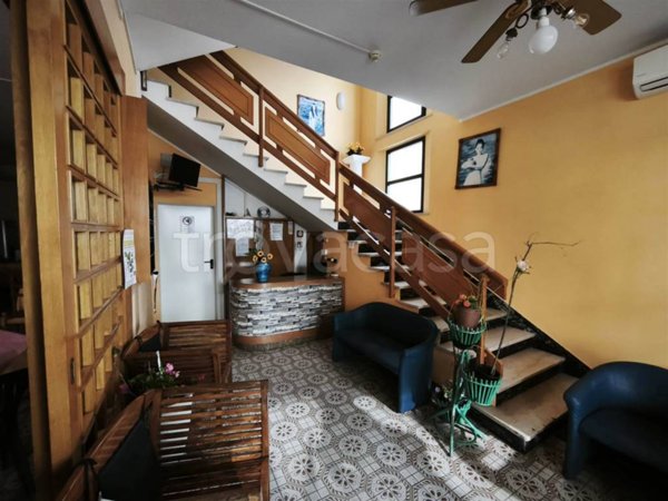 negozio in vendita a Rimini in zona Miramare di Rimini