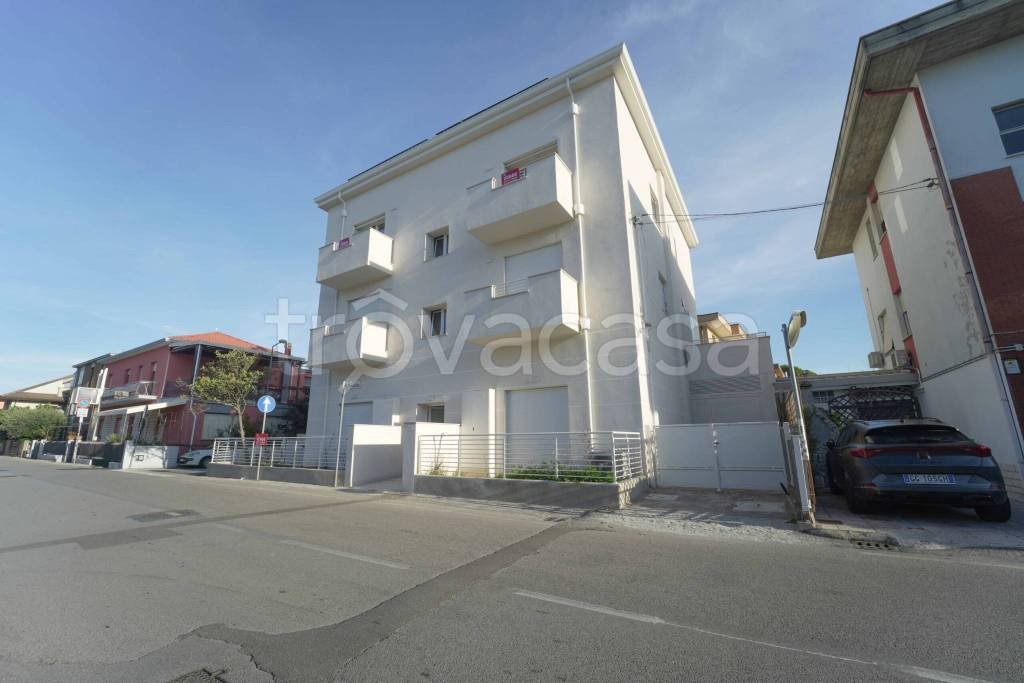 appartamento in vendita a Rimini in zona Marebello
