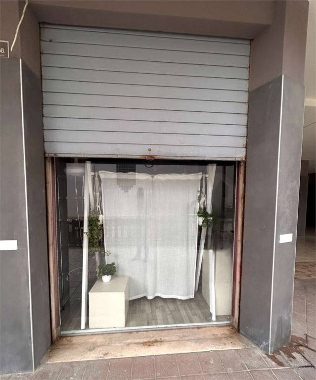 negozio in vendita a Rimini in zona Marina Centro