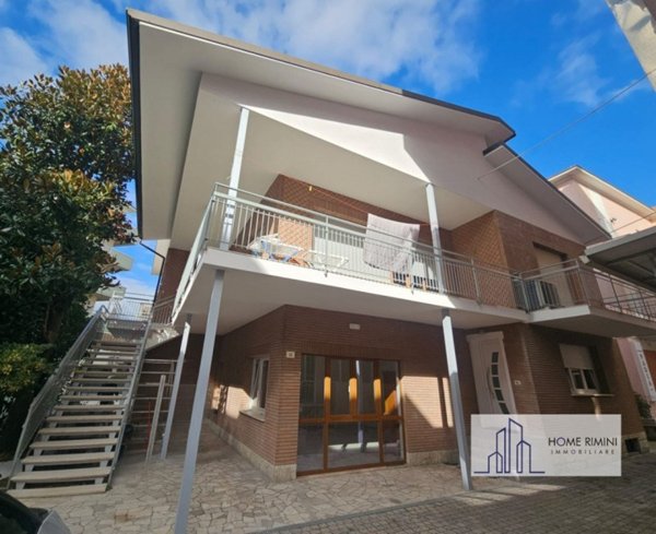 casa indipendente in vendita a Rimini in zona Viserba