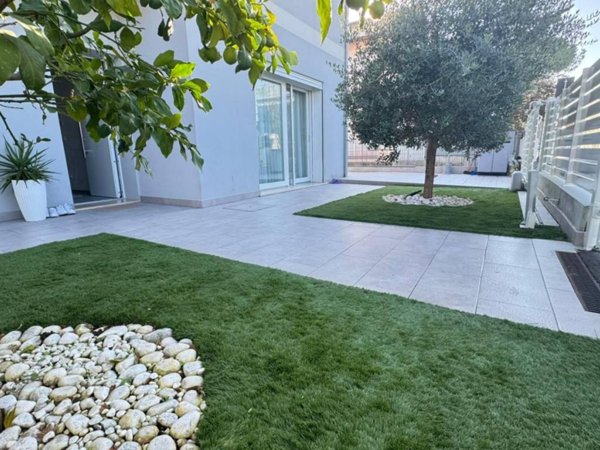 casa indipendente in vendita a Rimini in zona Viserba