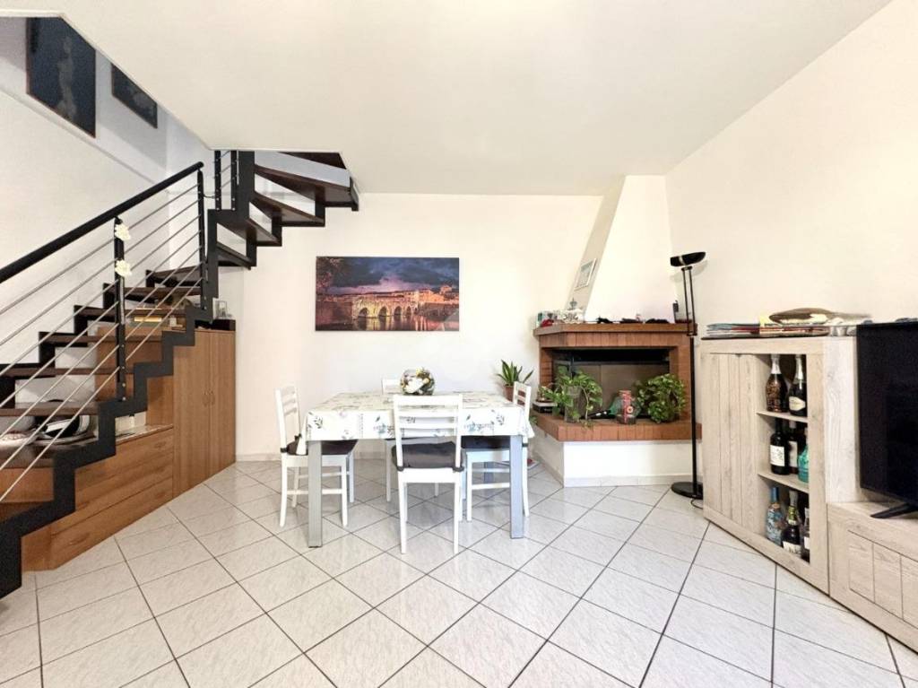 casa indipendente in vendita a Rimini in zona Marecchiese