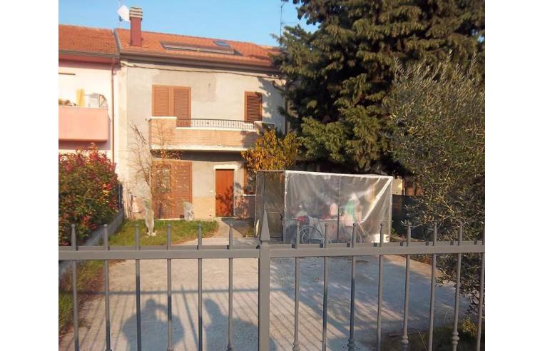 casa indipendente in vendita a Rimini in zona Celle