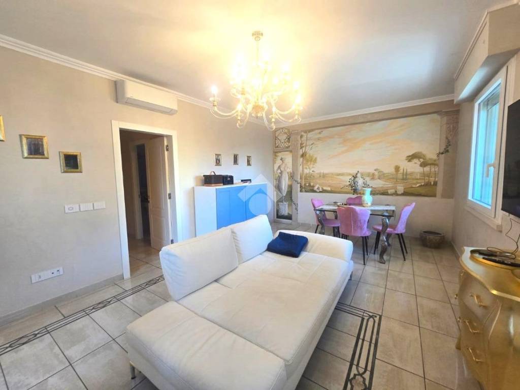 casa indipendente in vendita a Rimini in zona Viserba