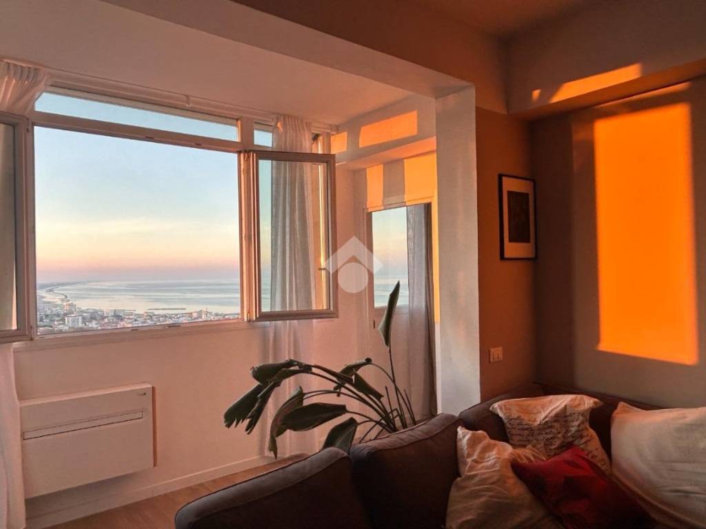 appartamento in vendita a Rimini in zona Marina Centro