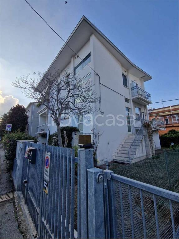 casa indipendente in vendita a Rimini in zona Centro Storico
