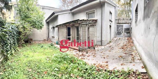 casa indipendente in vendita a Rimini in zona Centro Storico