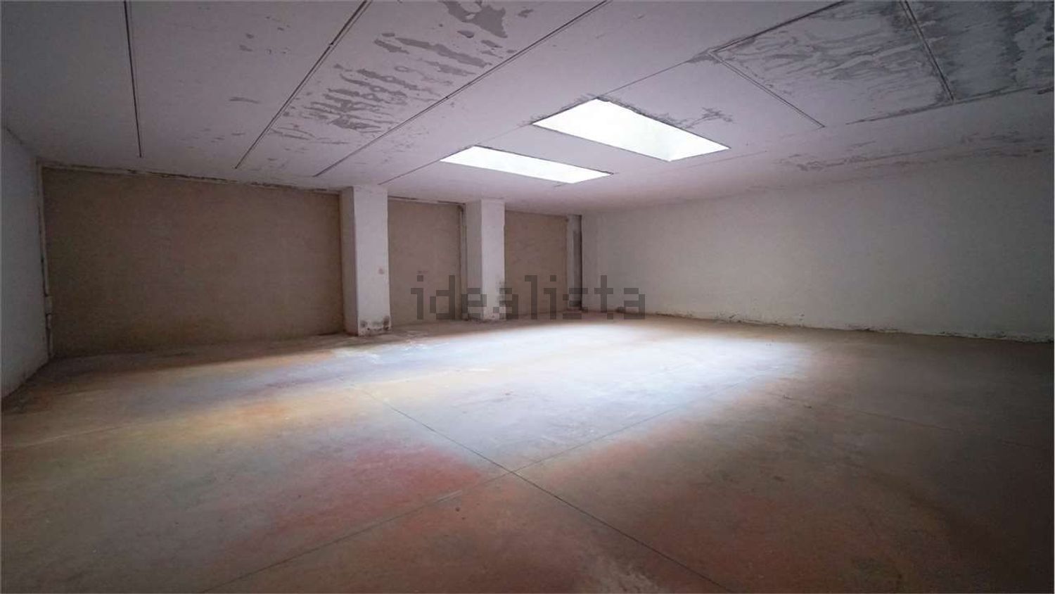 locale di sgombero in vendita a Rimini in zona Colonnella