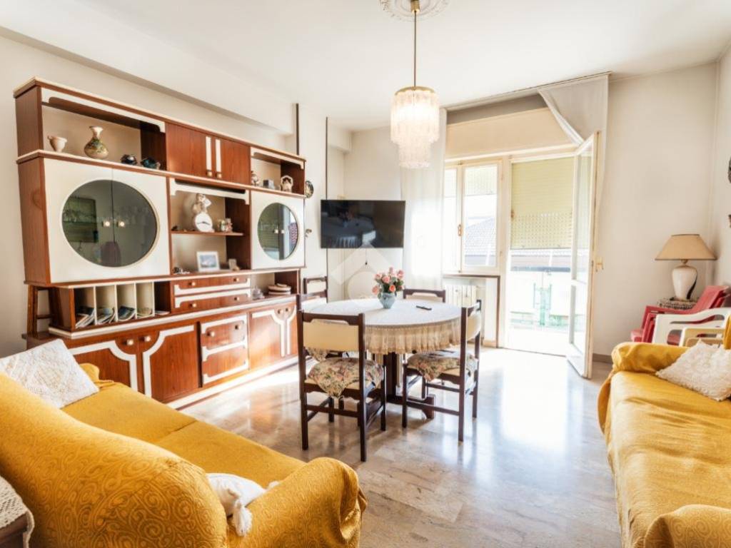 appartamento in vendita a Rimini in zona Marina Centro