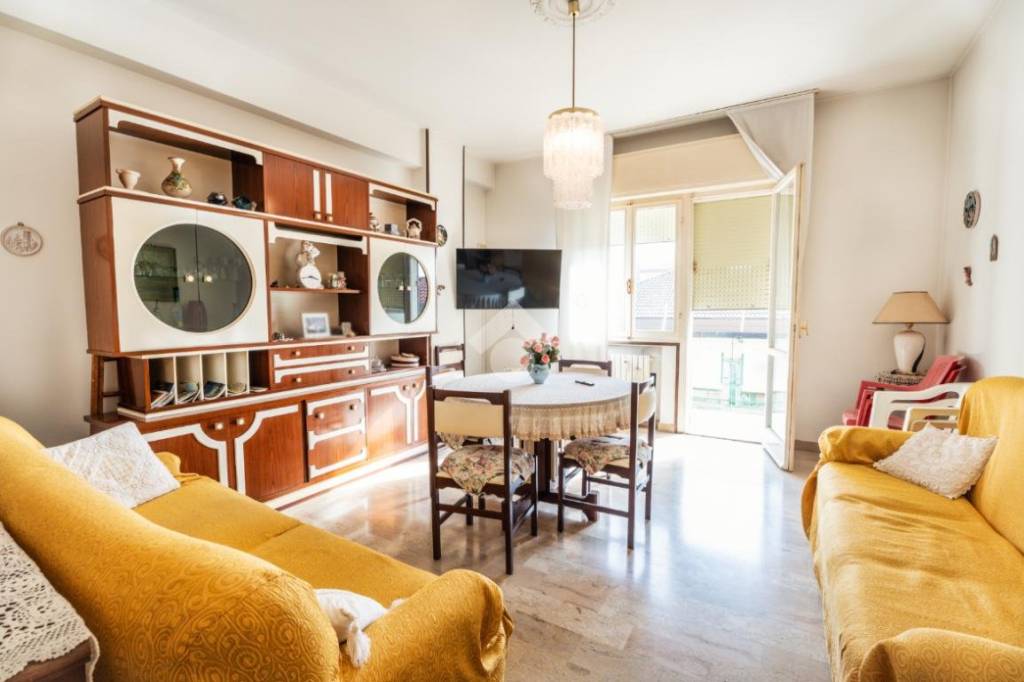 appartamento in vendita a Rimini in zona Marina Centro