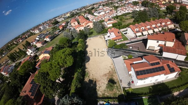 terreno edificabile in vendita a Rimini