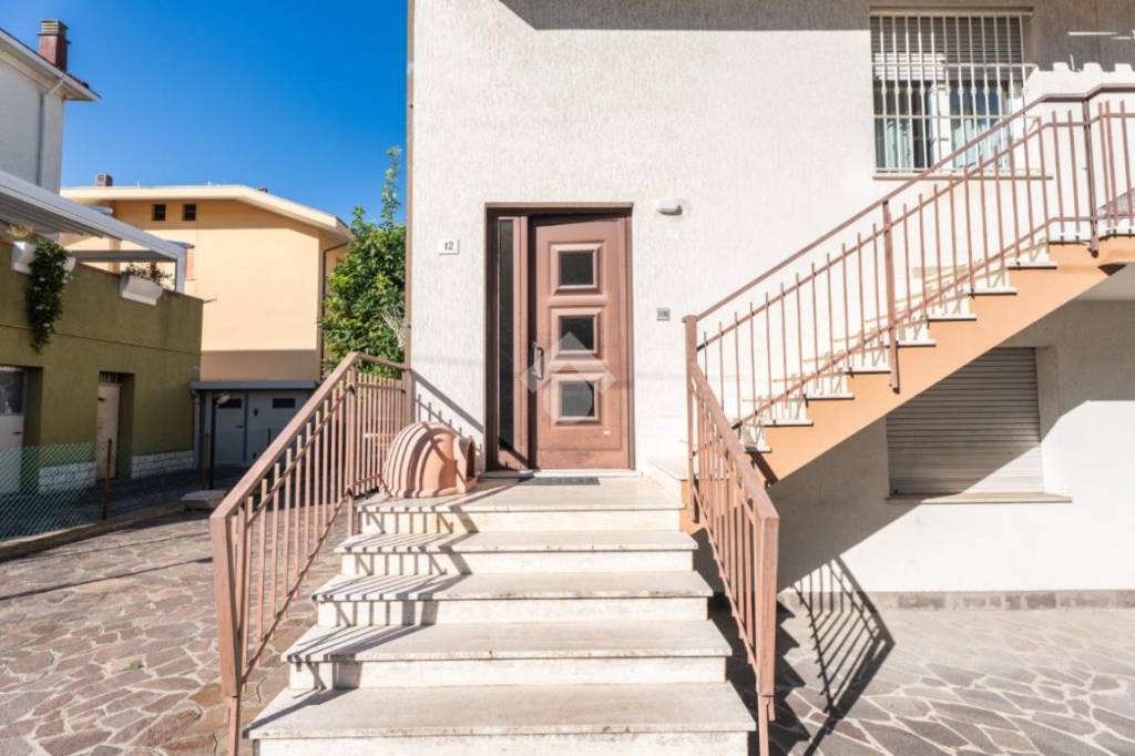 casa indipendente in vendita a Rimini in zona Bellariva