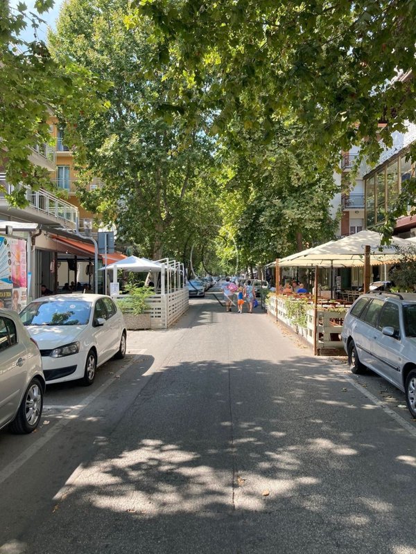 negozio in vendita a Rimini in zona Rivazzurra