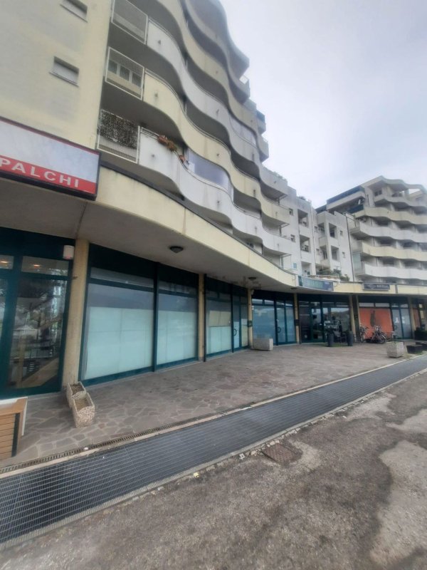 ufficio in vendita a Rimini in zona Rivazzurra