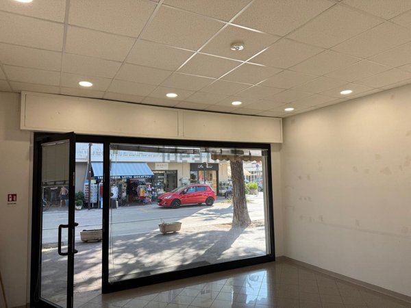 ufficio in vendita a Rimini in zona Viserbella
