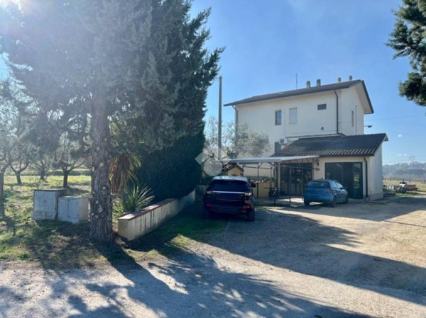 casa indipendente in vendita a Rimini in zona Vergiano