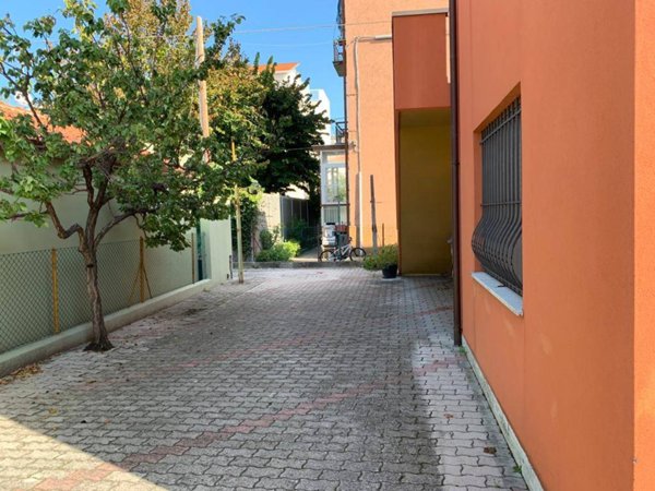 casa indipendente in vendita a Rimini in zona Viserbella