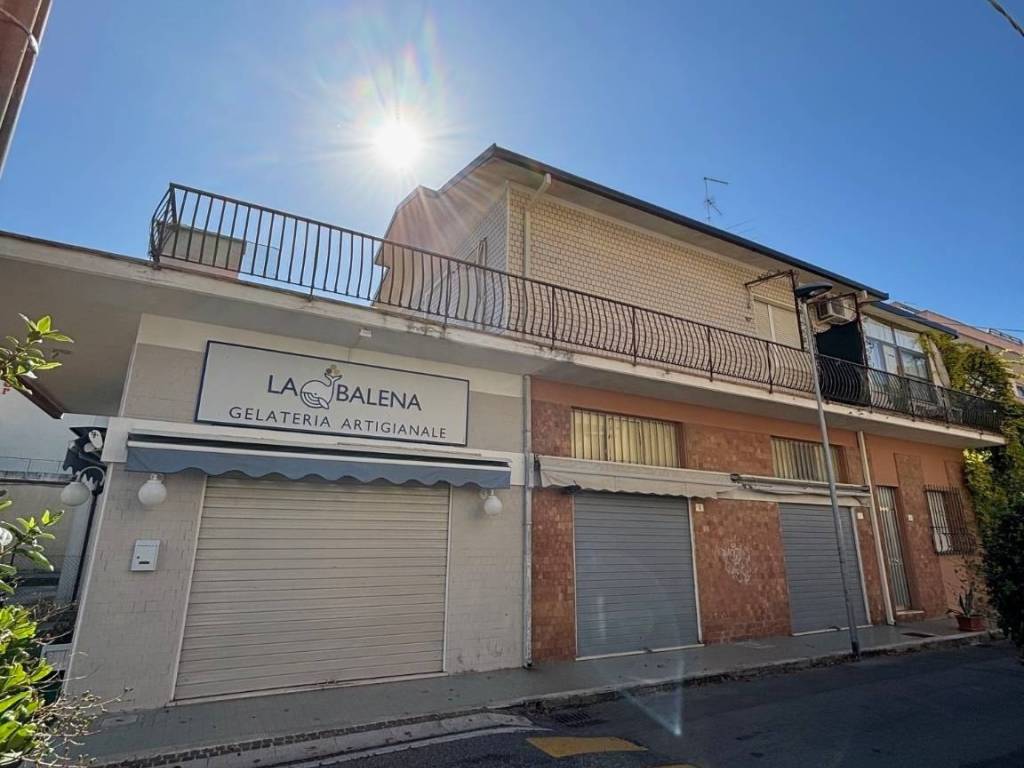 casa indipendente in vendita a Rimini in zona San Giuliano a Mare