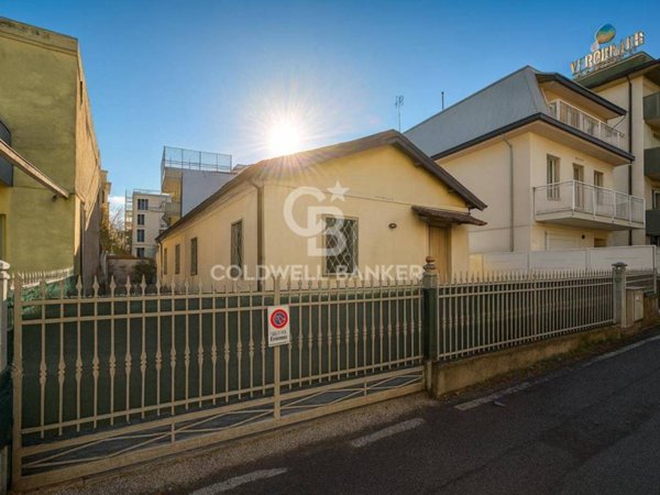 casa indipendente in vendita a Rimini in zona Santa Giustina