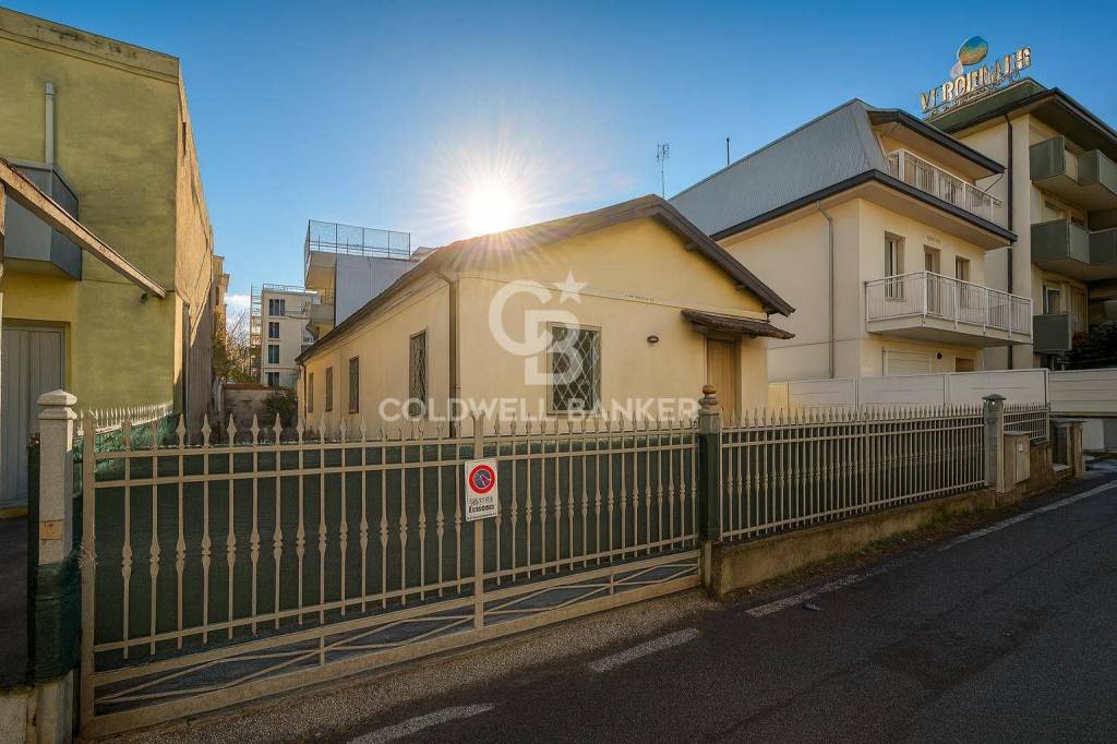 casa indipendente in vendita a Rimini in zona Santa Giustina