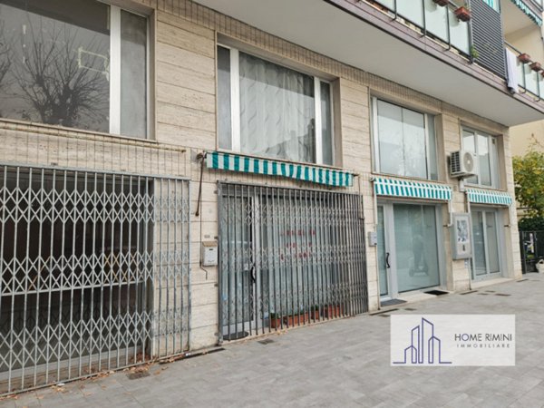 negozio in vendita a Rimini in zona Marina Centro