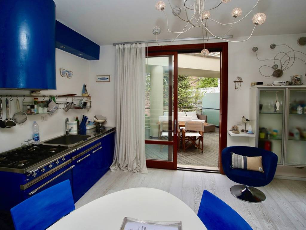 appartamento in vendita a Rimini in zona Marina Centro