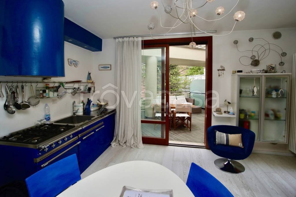 appartamento in vendita a Rimini in zona Marina Centro