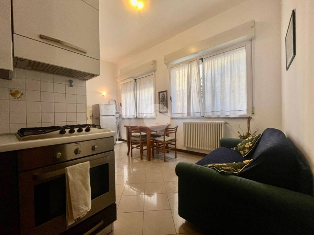 appartamento in vendita a Rimini in zona Marina Centro