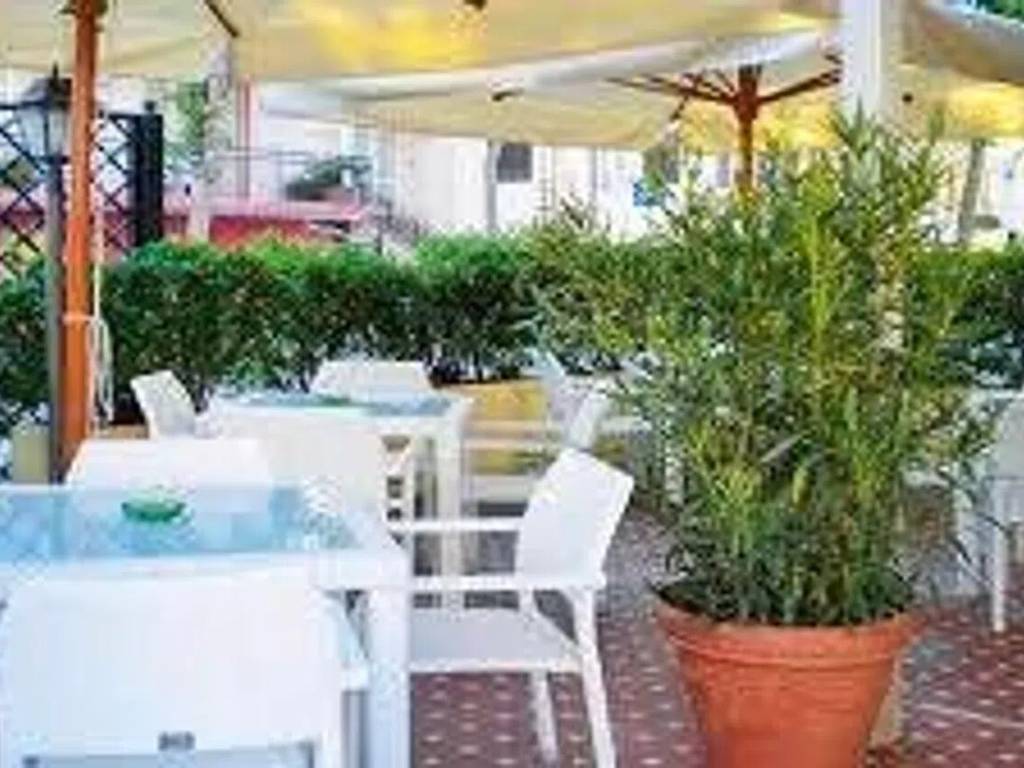 intera palazzina in vendita a Rimini in zona Marebello