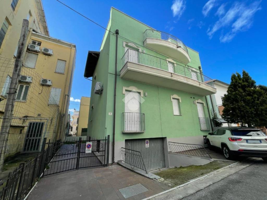 appartamento in vendita a Rimini in zona Miramare di Rimini