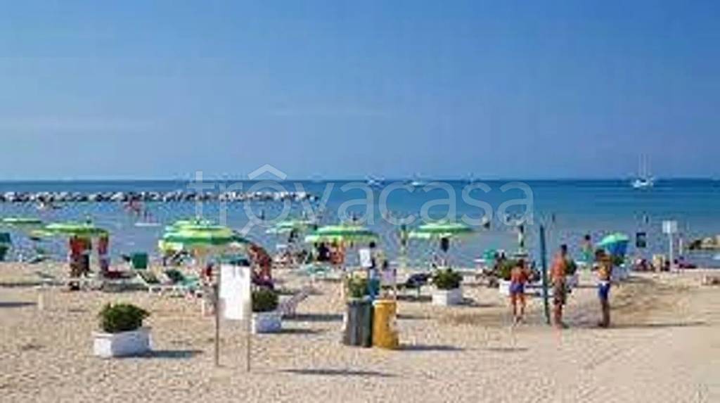 negozio in vendita a Rimini in zona Viserba