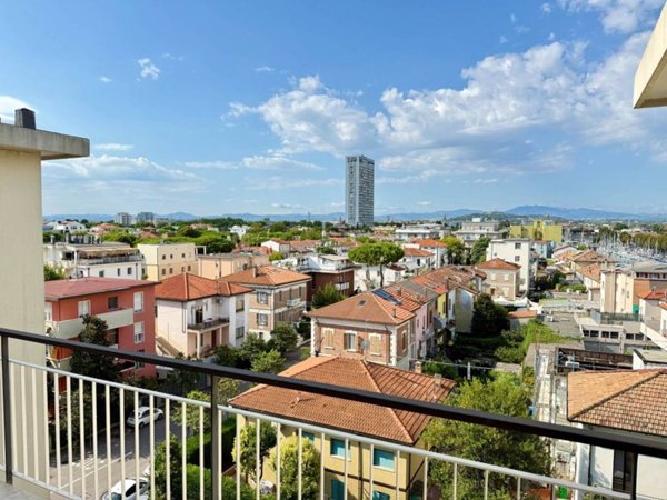 appartamento in vendita a Rimini in zona Marina Centro