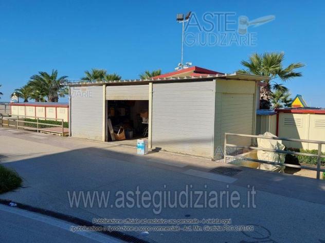 locale commerciale in vendita a Rimini