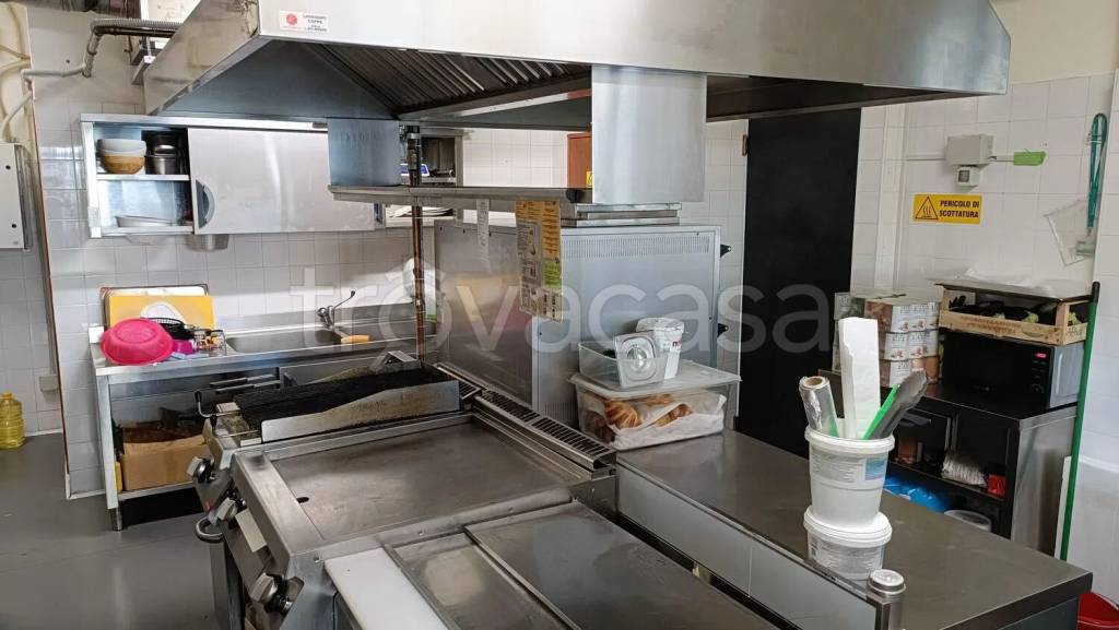 negozio in vendita a Rimini in zona Marecchiese