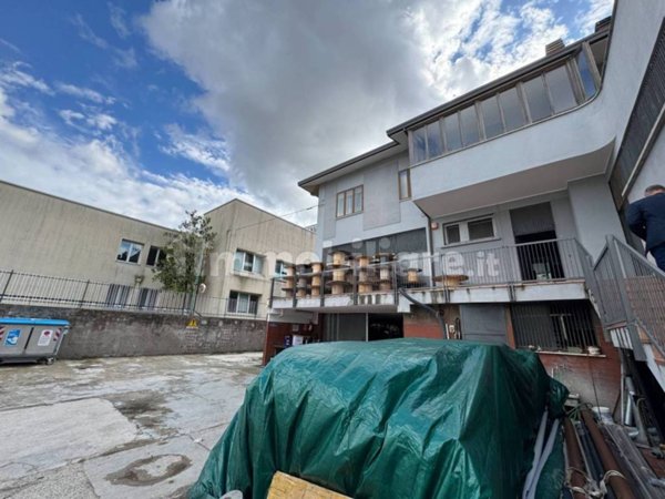 locale commerciale in vendita a Rimini in zona Lagomaggio