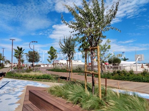 negozio in vendita a Rimini in zona Marina Centro