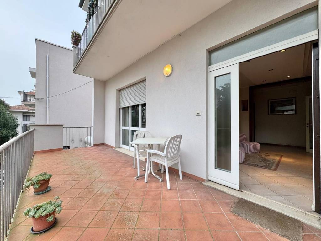 appartamento in vendita a Rimini in zona Marina Centro