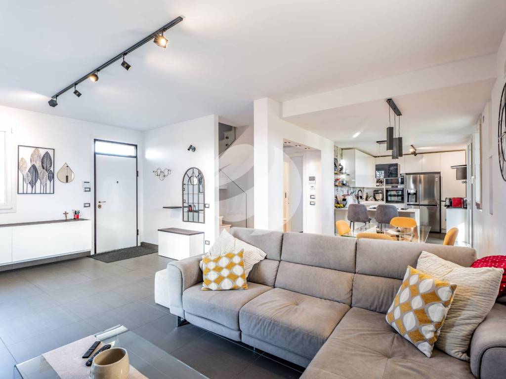 casa indipendente in vendita a Rimini in zona Torre Pedrera