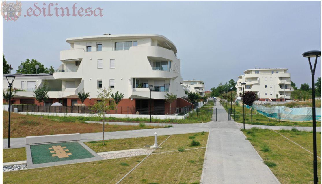 casa indipendente in vendita a Rimini in zona INA Casa