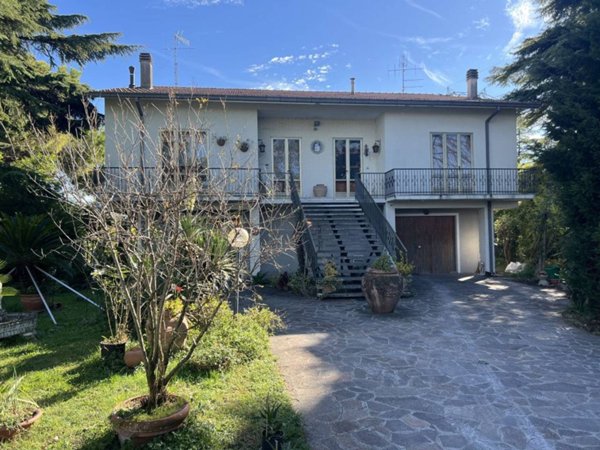 casa indipendente in vendita a Rimini