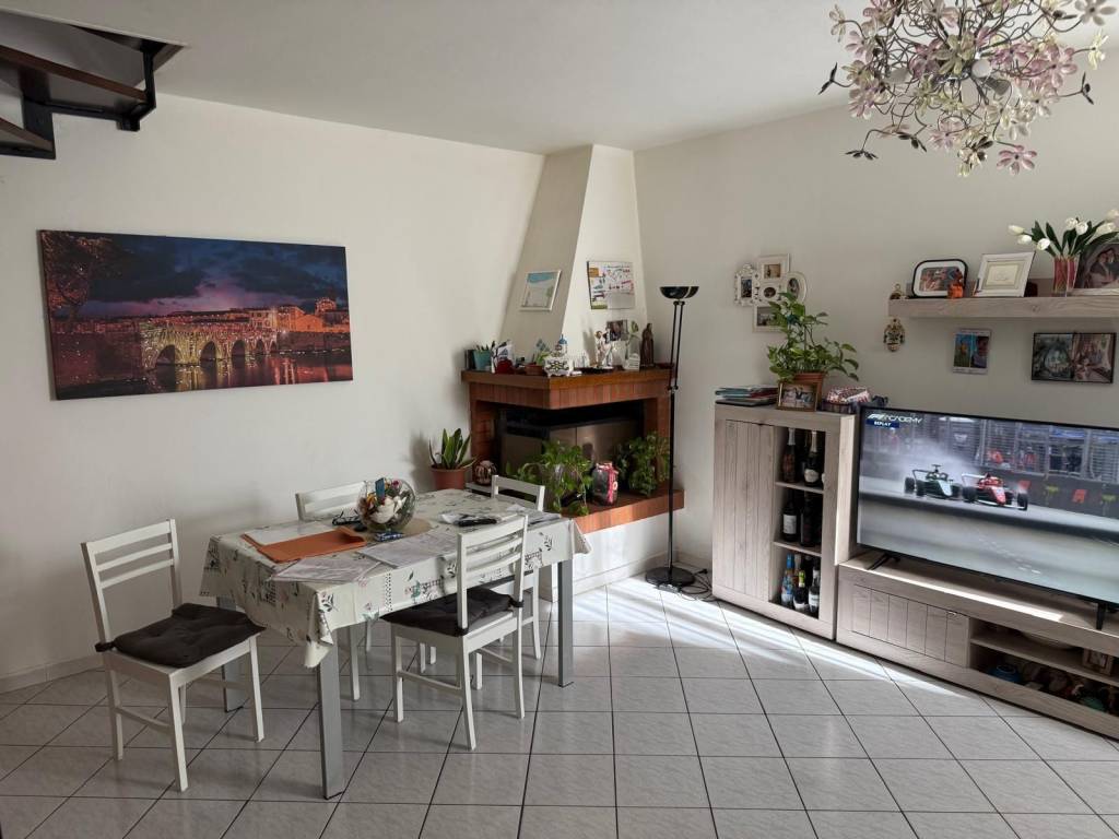 casa indipendente in vendita a Rimini in zona Marecchiese