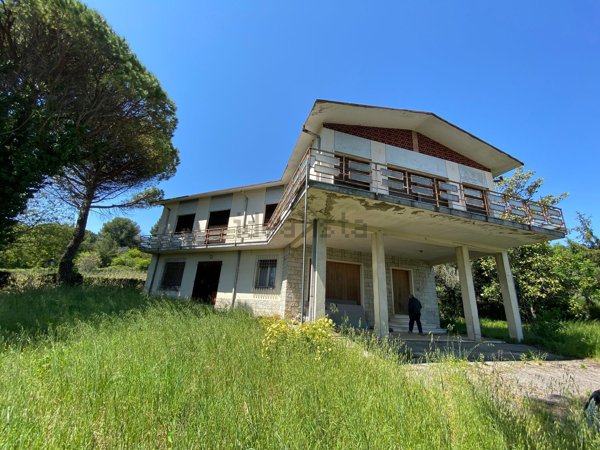 casa indipendente in vendita a Rimini in zona Grotta Rossa