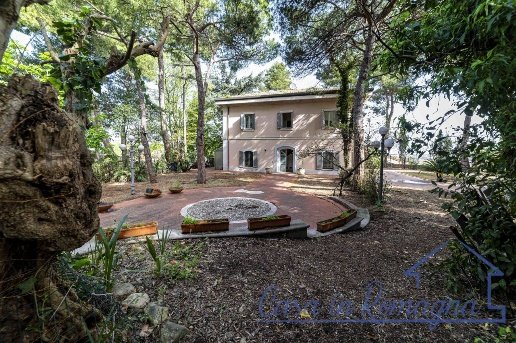 casa indipendente in vendita a Rimini in zona INA Casa