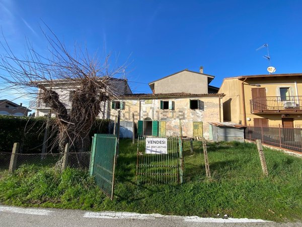 casa indipendente in vendita a Rimini in zona Gaiofana