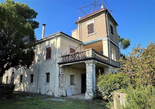 casa indipendente in vendita a Rimini in zona Vergiano